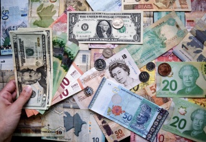 Buitenlands geld en vreemde valuta doneren 10